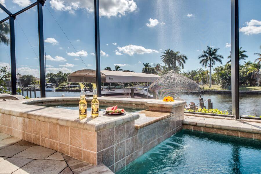 Pool mit Gegenschwimmanlage in unserem Ferienhaus Villa The Beachwalk